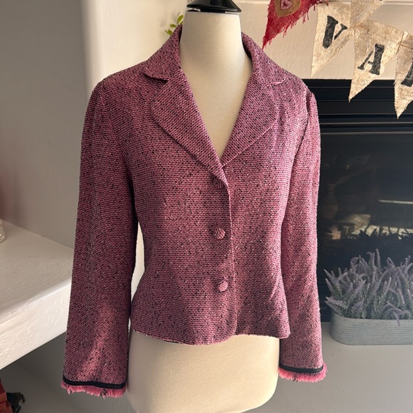 Super Cute Barbie Pink Blazer w Cuff Detail - Picture 1 of 7